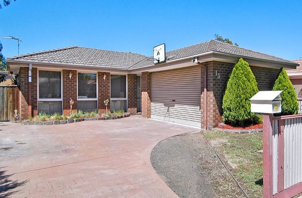 13 Yarcombe Crescent, Craigieburn