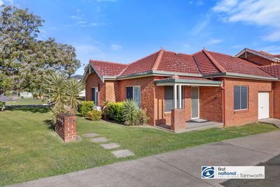 1 / 4 Cowper Close, Tamworth