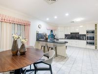 1 Nowingi Close, Eight Mile Plains