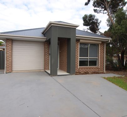 2 COROMANDEL PLACE, Modbury Heights