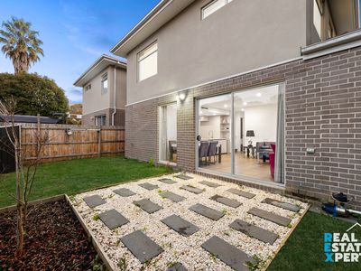 3 / 16 Manuka Road, Berwick