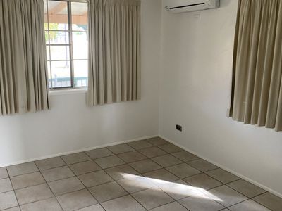 24 Burton St, Midge Point