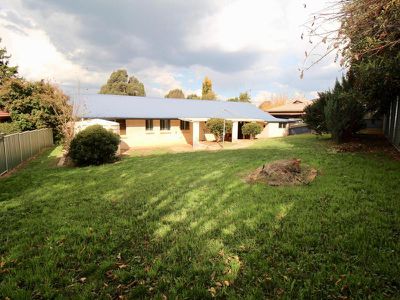 6 Euroka Place, Blayney