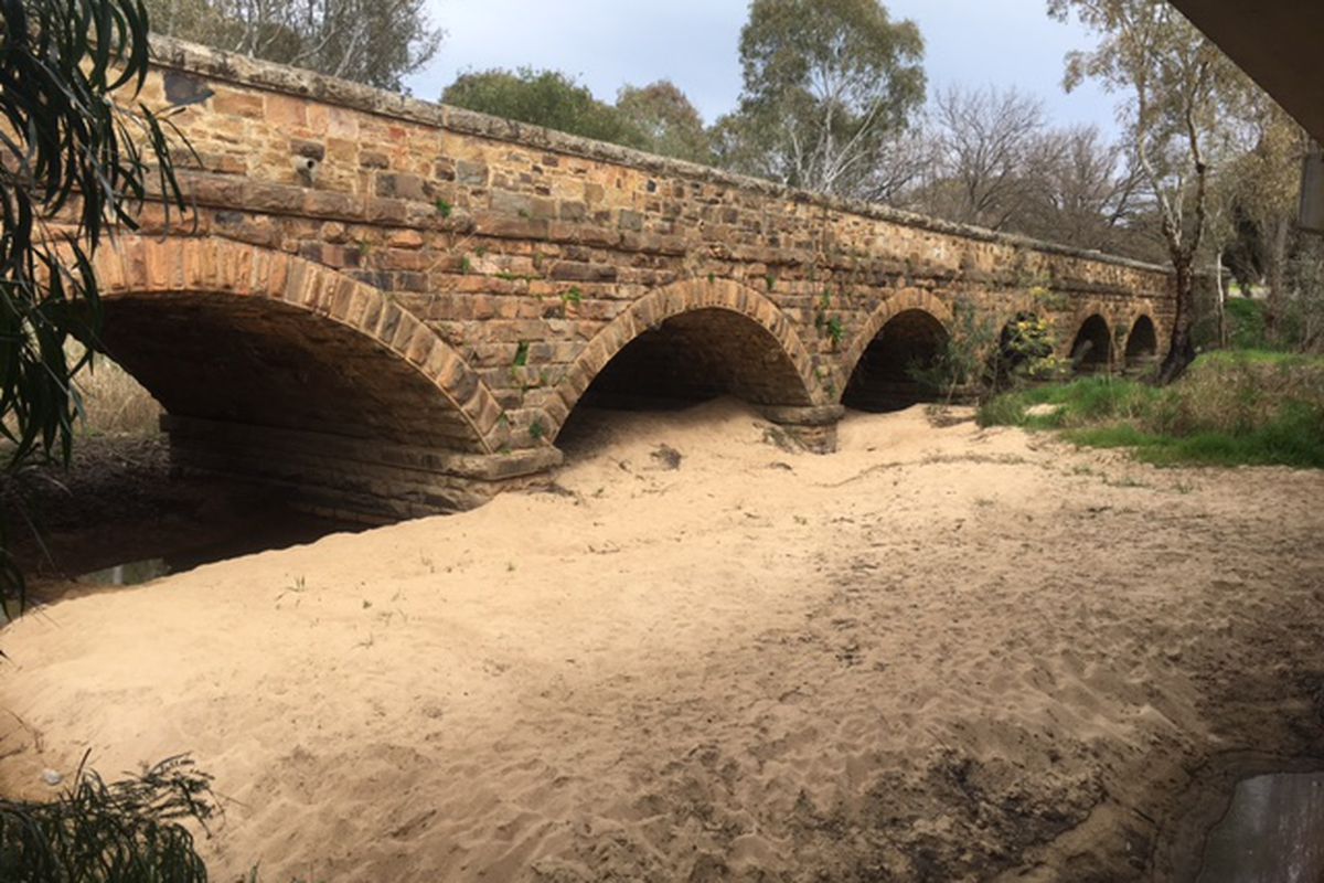 84 -102 -102 Livingstone Street, Avenel