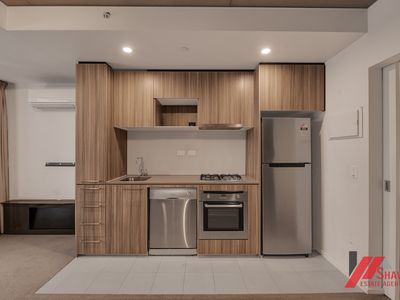 805 / 17 Singers Lane, Melbourne