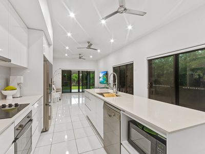 25 Huxley Crescent, Oonoonba