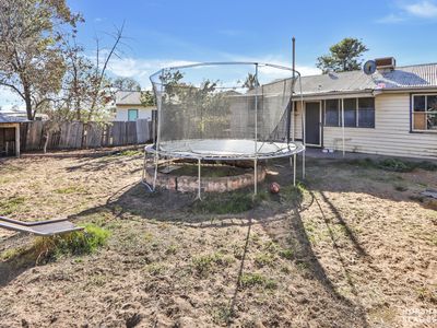8 Sinclair Place, Horsham