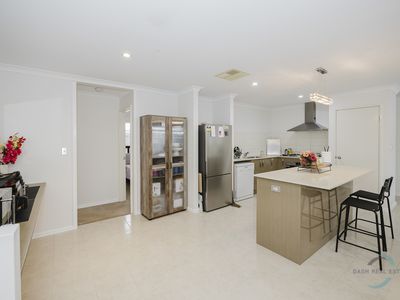 68 Leschenault Loop, Banksia Grove