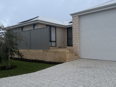 102 Leeward Avenue, Eglinton