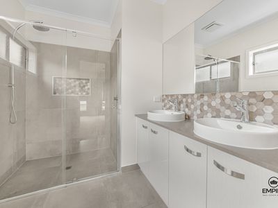 11 Pygoraa Way, Clyde North