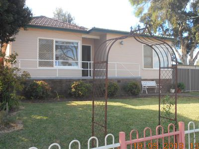 28 Hannons Avenue, Peakhurst