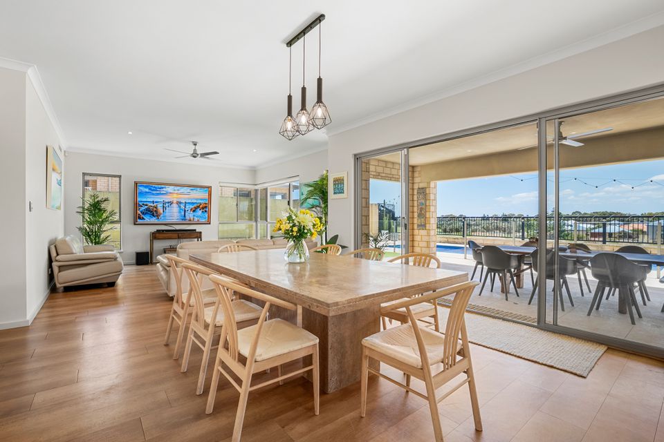 43 Holloways Ridge, Secret Harbour