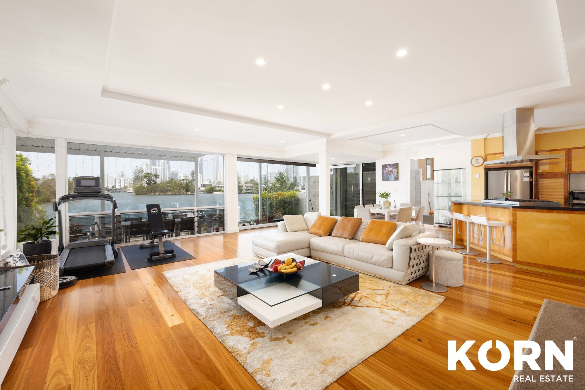 53 The Corso, Surfers Paradise