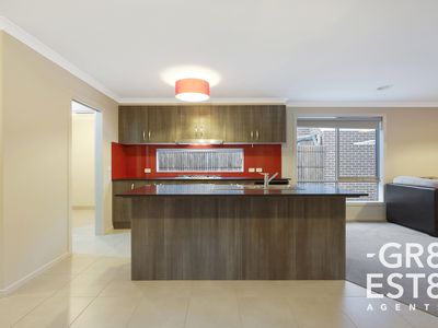 16 Crowe Avenue, Cranbourne West