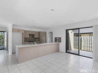 12 Santa Maria Avenue, Urraween