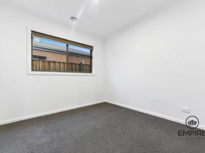 11 Whispering Way, Clyde North