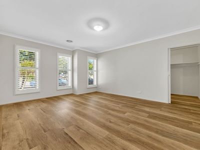 14 Aquitane Drive, Cranbourne East