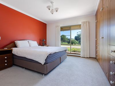 24 St Georges Avenue, Champion Lakes