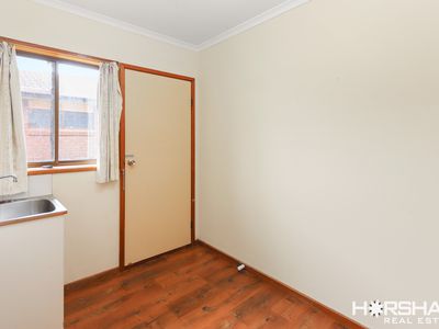 1 / 9 Young Street, Horsham