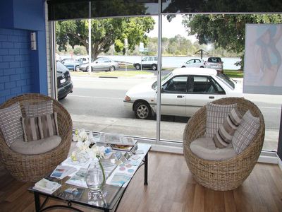 1 / 4 Little Street, Forster
