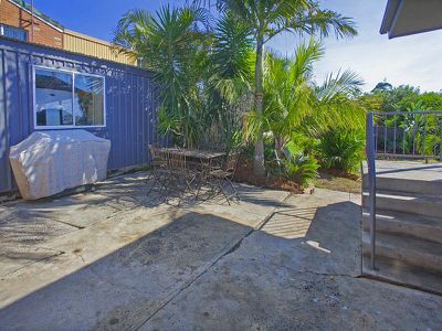 8 Wybalena Avenue, Koonawarra
