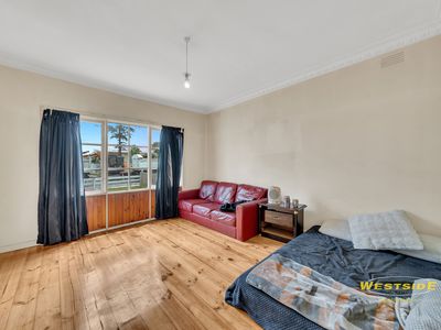 8 Leonard Avenue, St Albans