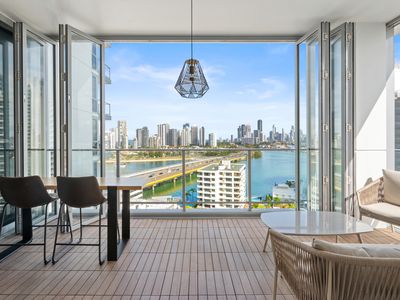 1601 / 4 COMO CRESCENT, Southport