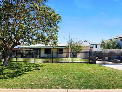 4 Byland Street, Doubleview