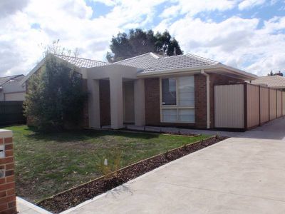 1 / 40 Coleridge Drive, Delahey