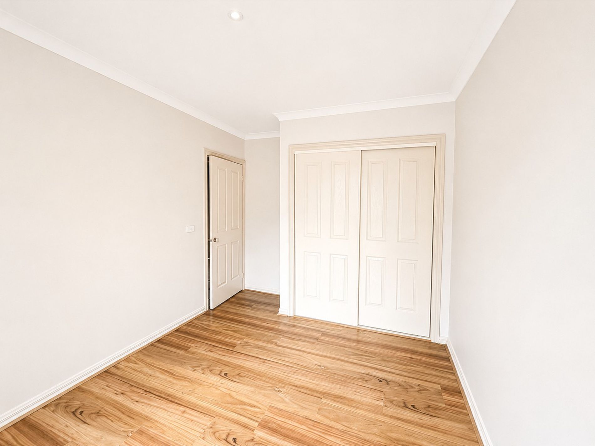 2 / 96 Thames Boulevard, Werribee