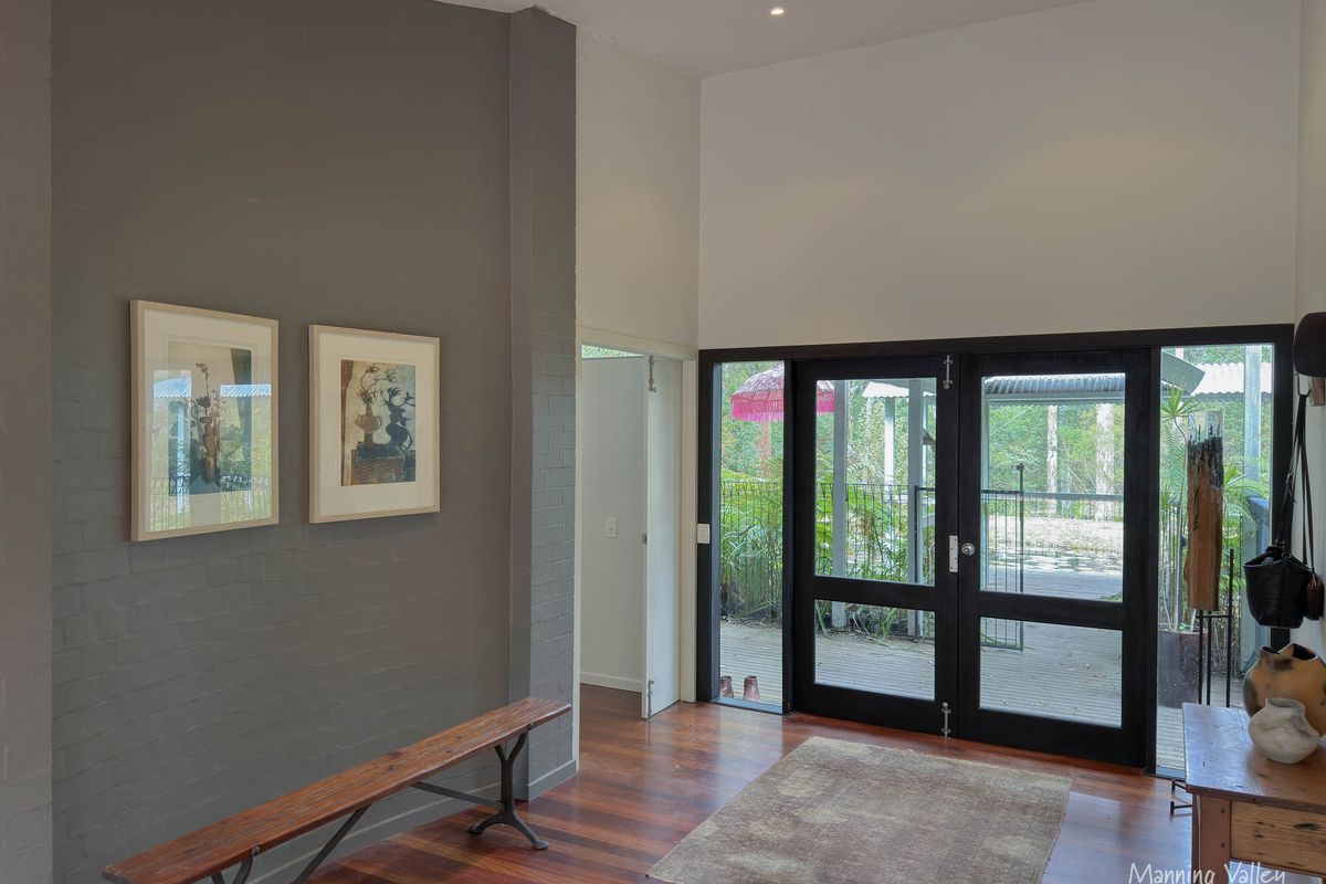 380 Hubbards Road North, Topi Topi