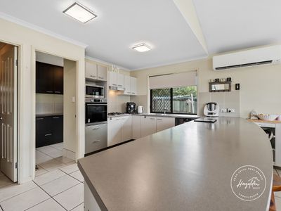 114 Pikes Road, Glass House Mountains