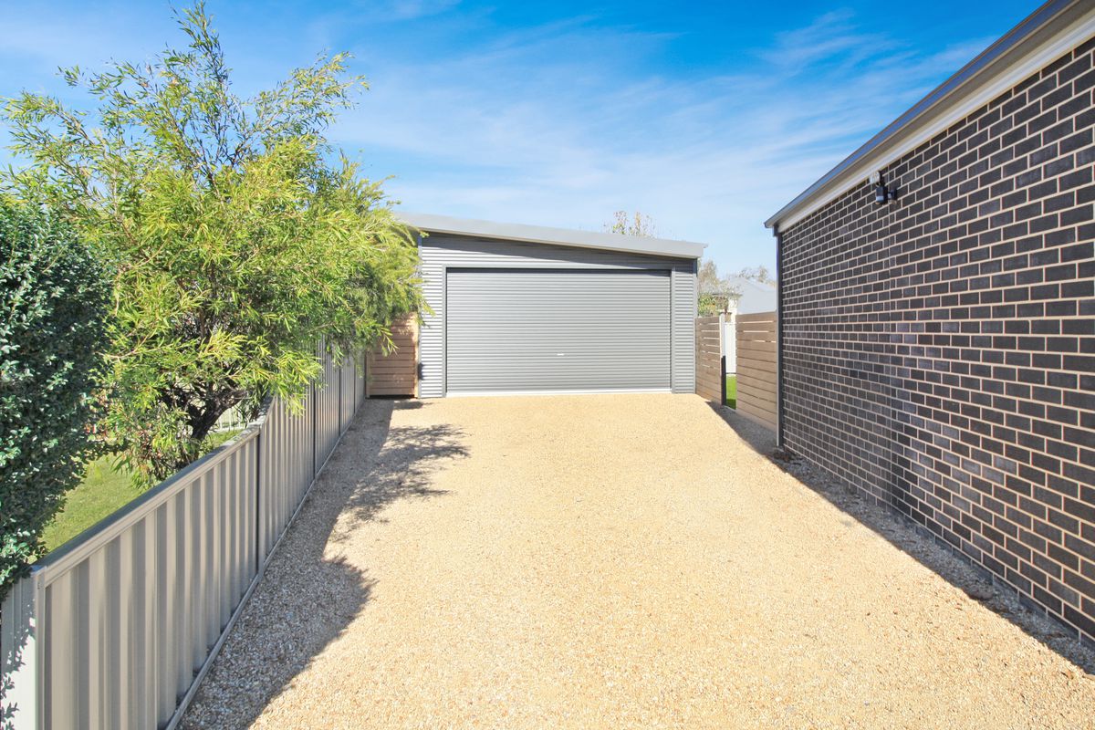 6 Galway Court, Mansfield