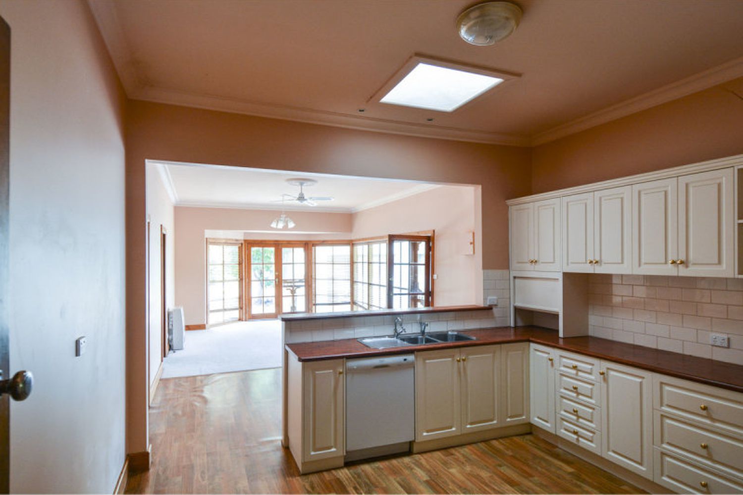 28 Dooen Road, Horsham