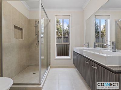 9 Reynard Place, Cranbourne East