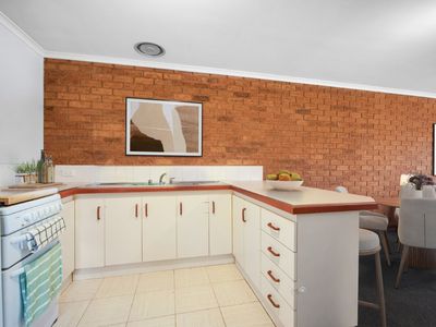 1 / 288 Greaves Street North, Werribee