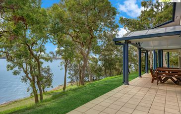10 Omaru Place, Summerland Point