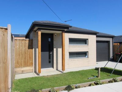 1A Mack Court, Belmont