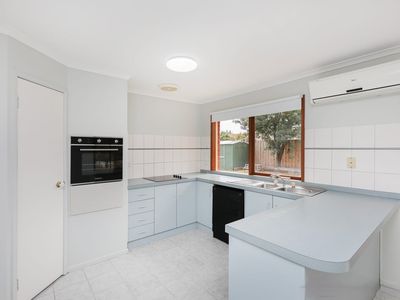33 Kathleen Crescent, Hoppers Crossing