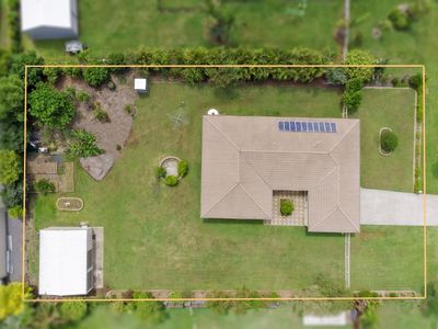 38 Allan Avenue, Glass House Mountains