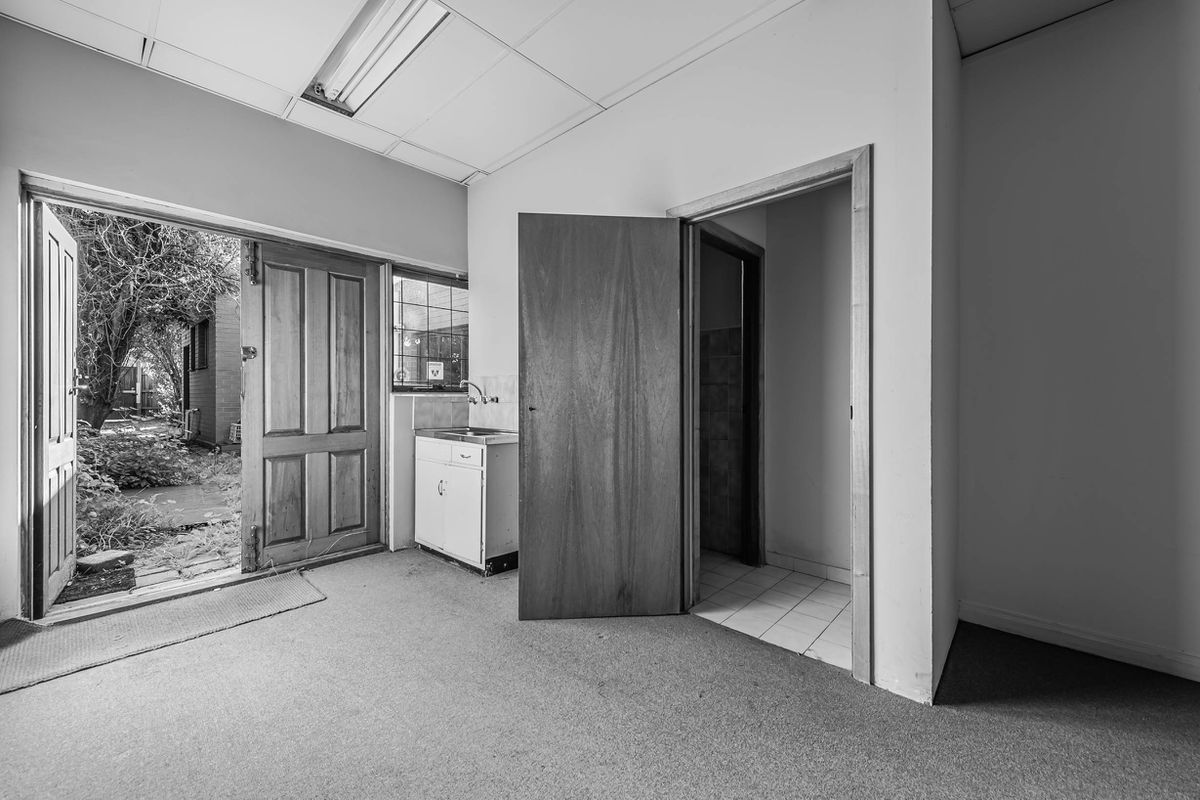 87a Douglas Parade, Williamstown