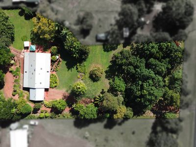 93 Lakes Drive, Lake Eacham