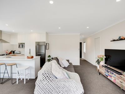 2 / 11 Forster Avenue, Hillcrest