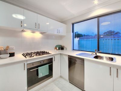 2 / 54 Calais Road, Scarborough