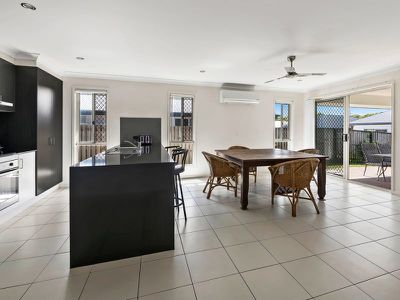 12 Bristlebird Circuit, Forest Glen