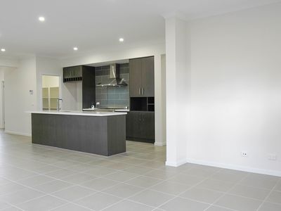 104 Buckingham Boulevard, Strathtulloh