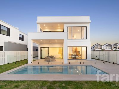3 / 2 Lyra Avenue, Hope Island