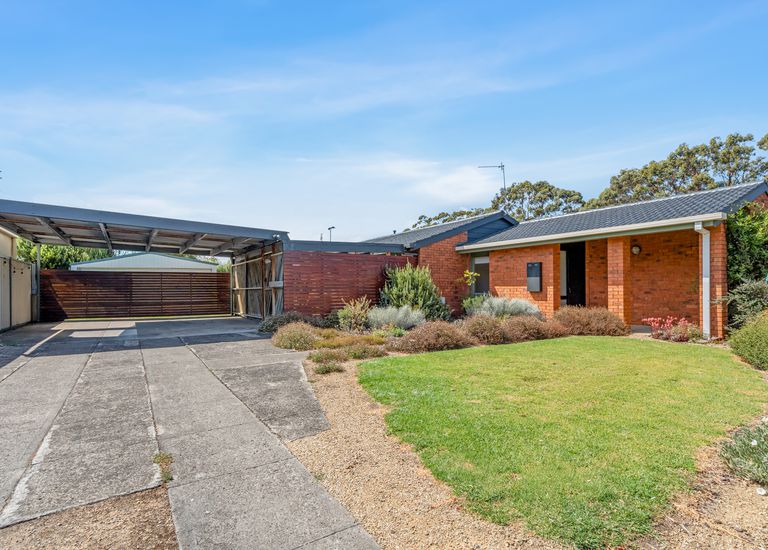 16 Webb Court, Portland