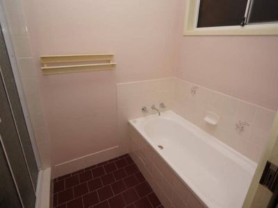 4 West Close, Hawks Nest