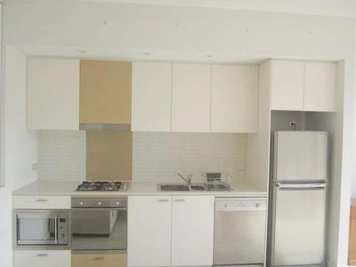 2 / 76 Anzac Parade, Kensington